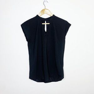 Express - Black Keyhole Top